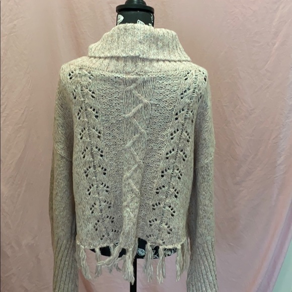 Sooo Cute Sweater! - Picture 2 of 5